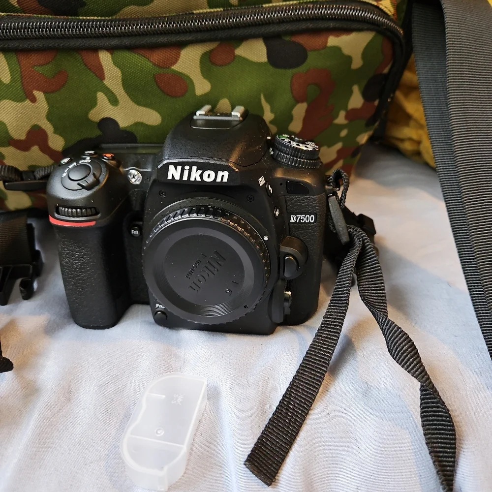 Nikon D7500 with 2 lenses and all accessories